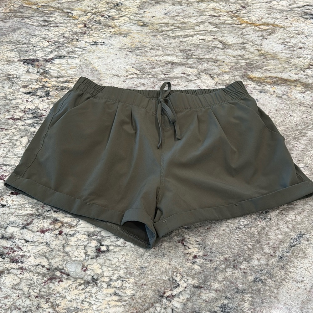 Women’s Size Medium Zyia Shorts
